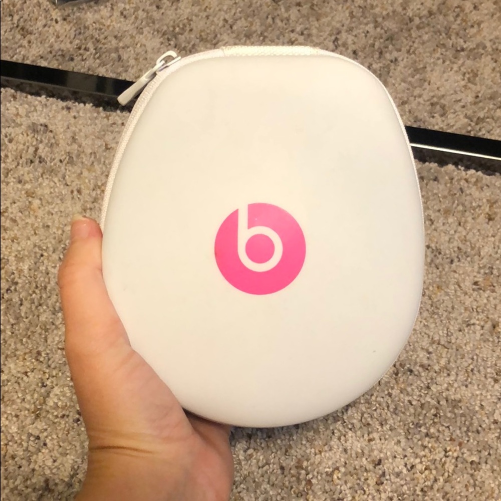 Beats Wire headphones - hot pink